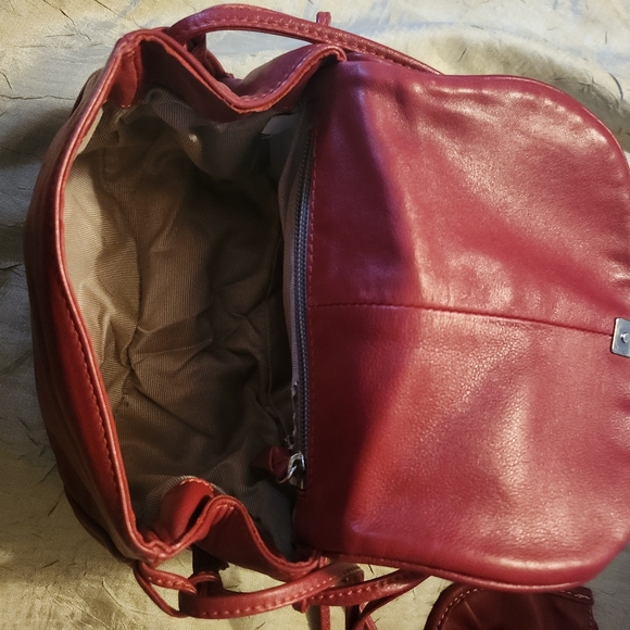 EUC Au Red Leather Crossbody Purse - Picture 4 of 10